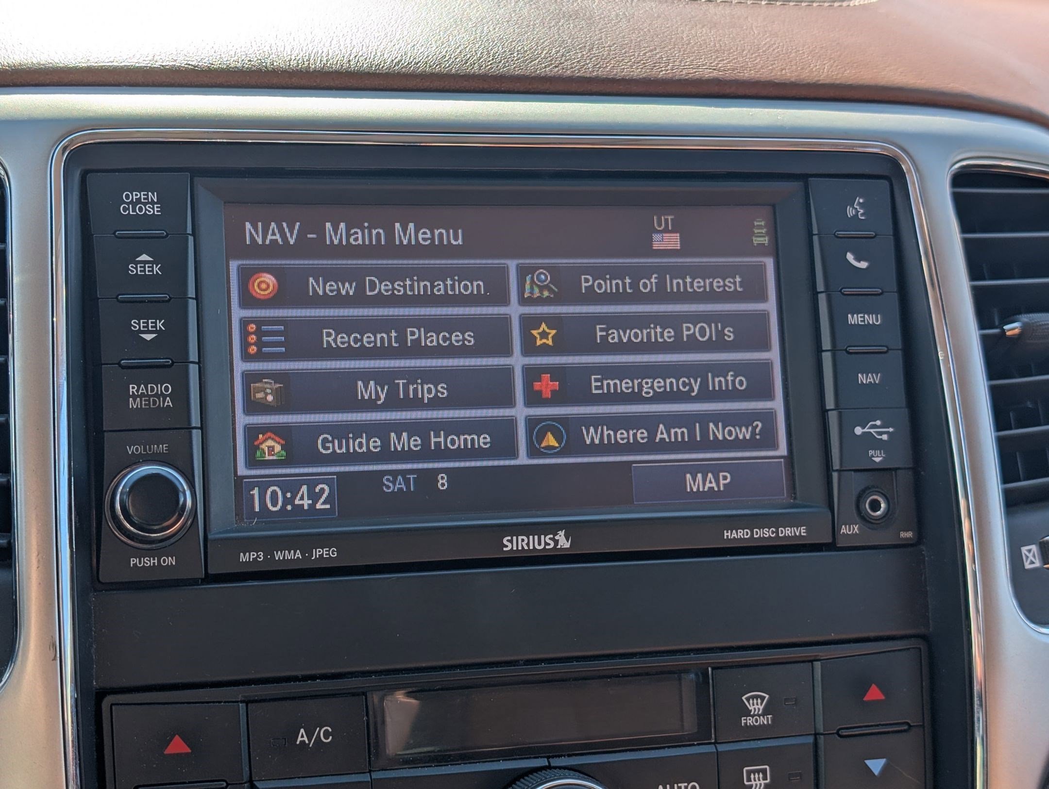 Used 2011 Mineral Gray Metallic Jeep Overland Summit image 25