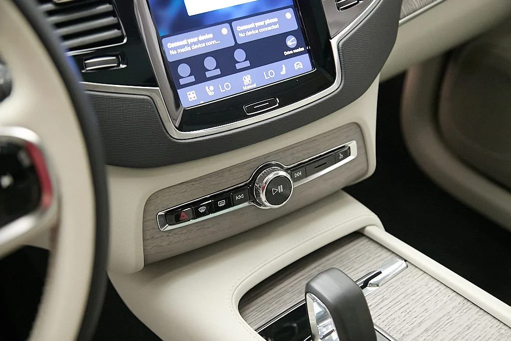 Certified Used 2024 Onyx Black Volvo Plus image 15