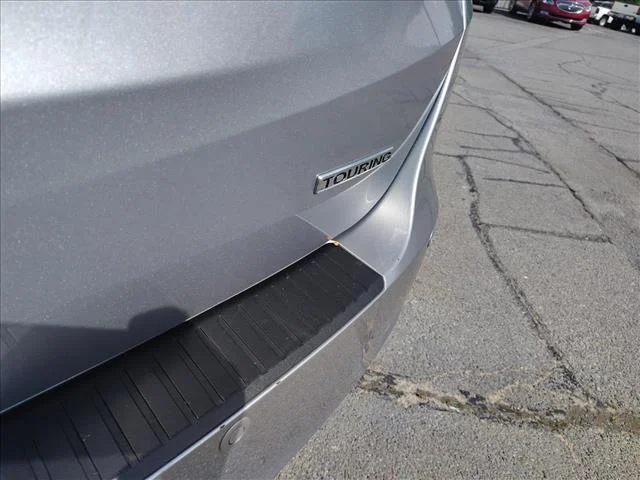 Used 2018 Silver Honda TOURING AUTO image 10