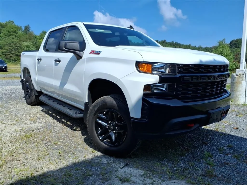 Used 2021 White Chevrolet Custom Trail Boss image 5