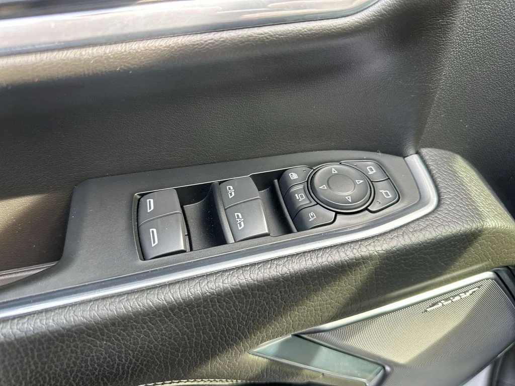 Used 2024 White GMC Denali image 13