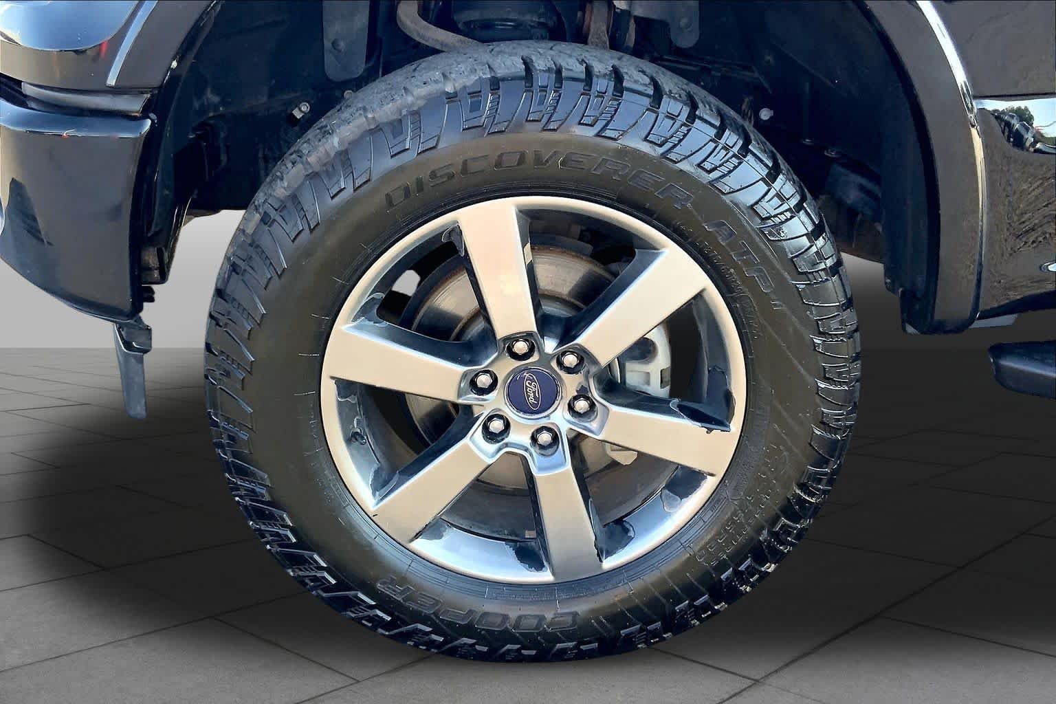 Used 2017 Shadow Black Ford XLT image 11