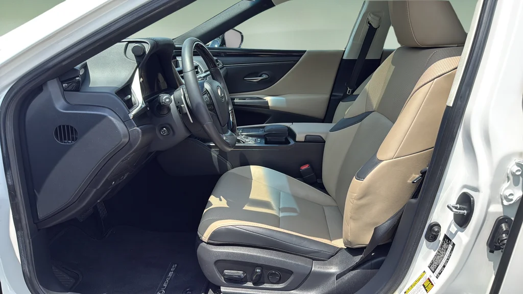 Certified Used 2020 White Lexus 300h image 11