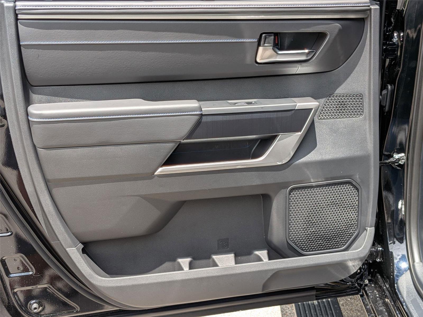 2025 Toyota Tundra Platinum - Photo 26