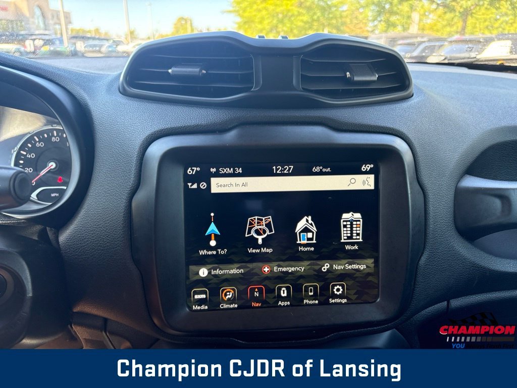 Used 2022  Jeep Latitude image 26