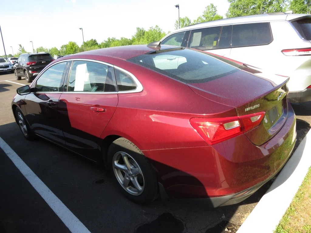 Used 2016 Red Chevrolet LS image 8