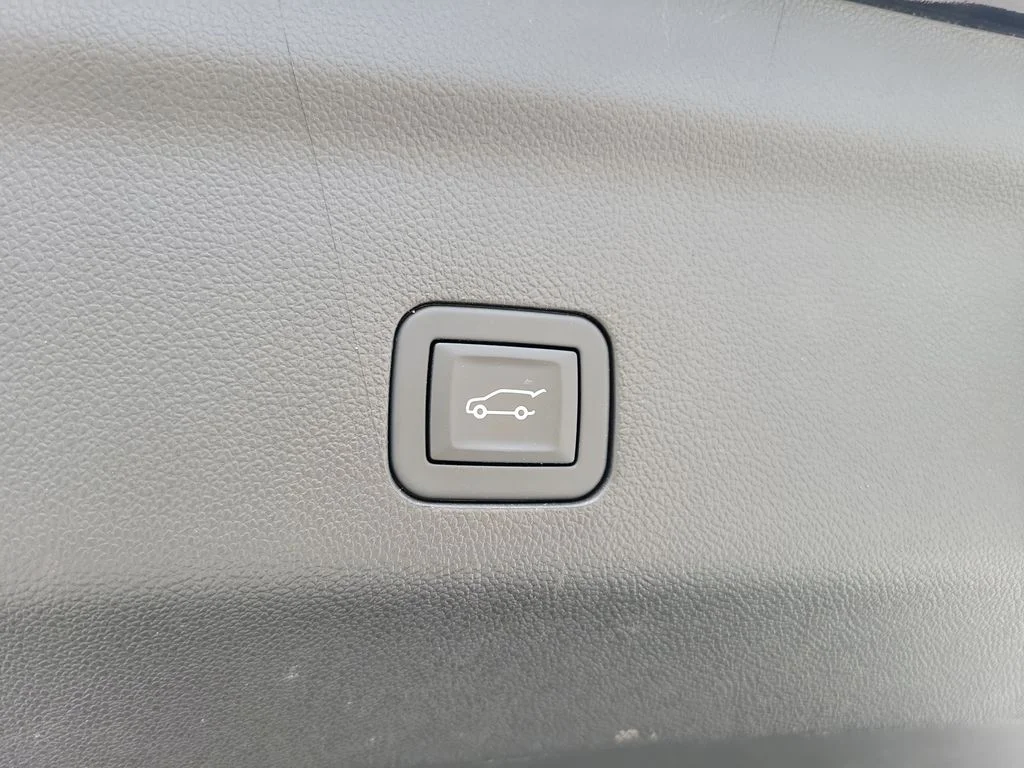 Used 2025 Black Chevrolet LT image 24