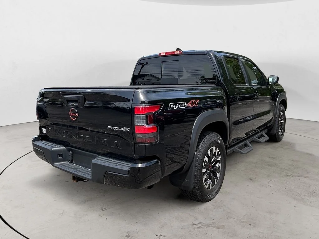 Used 2023 Super Black Nissan  image 5