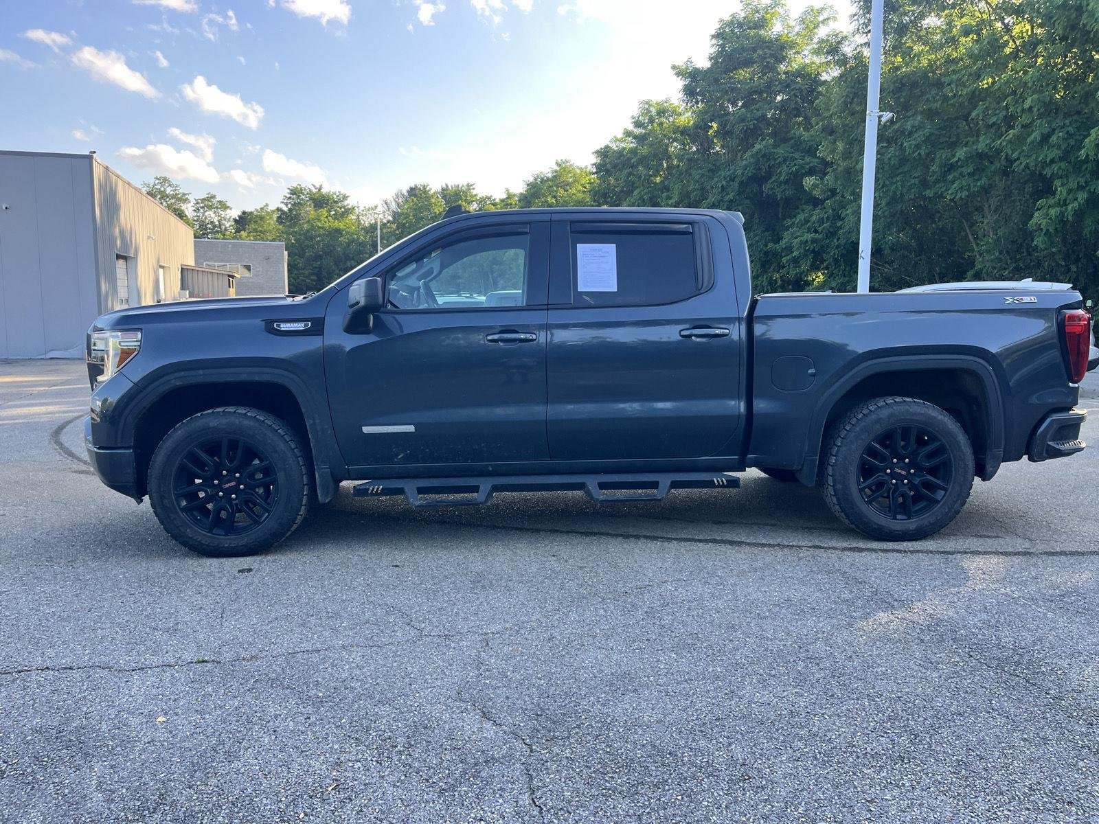 Used 2021 Dark Sky Metallic GMC Elevation image 4