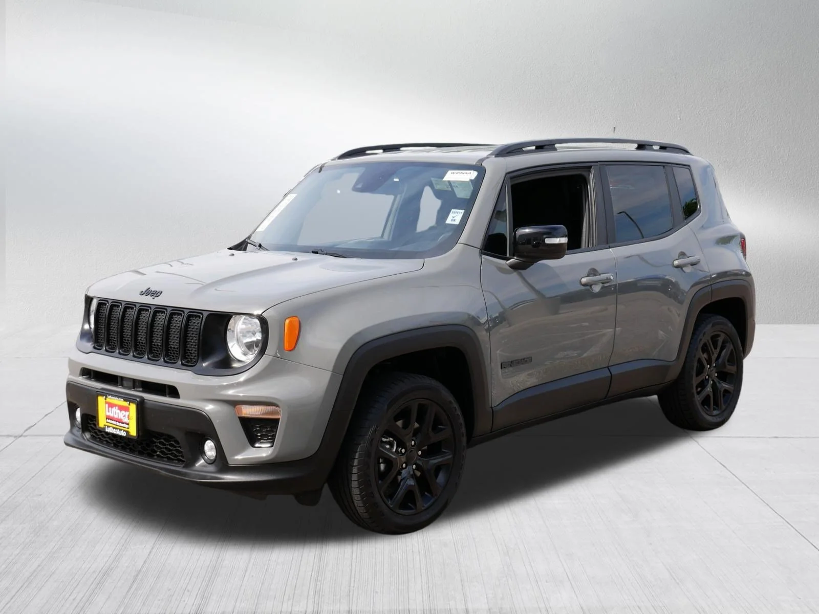Used 2022 Sting-Gray Clearcoat Jeep Altitude image 3