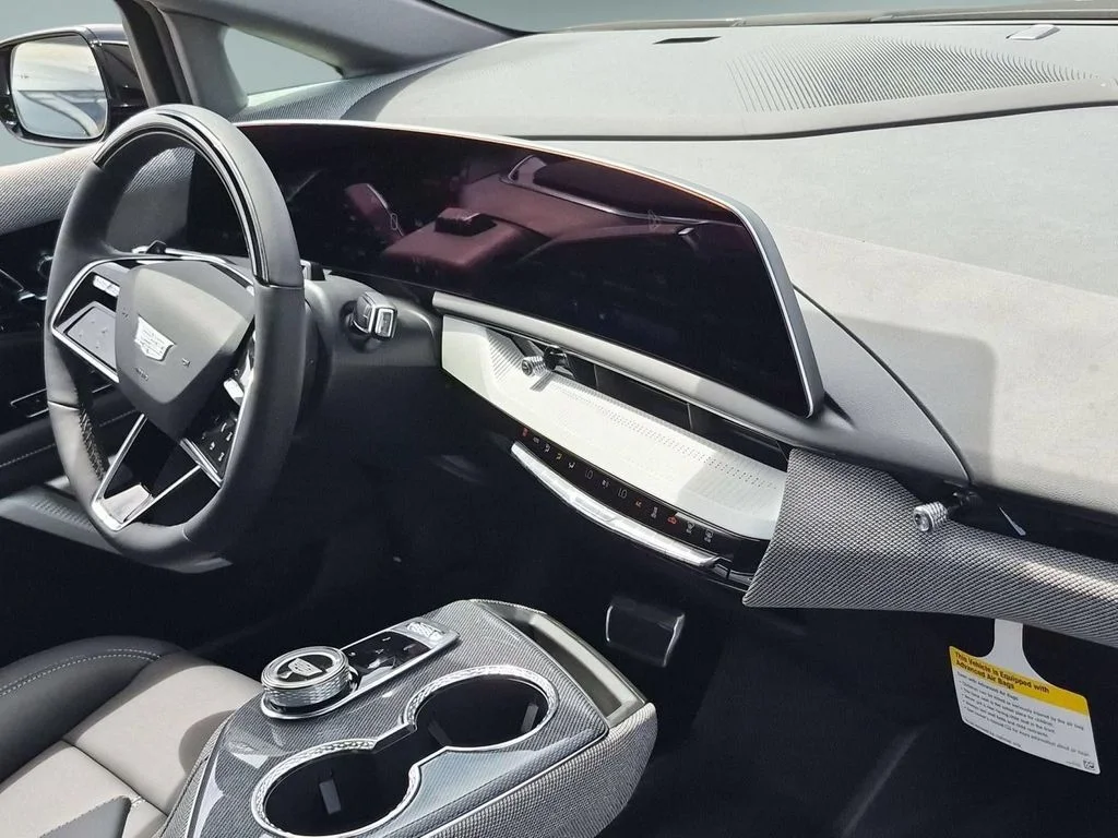 2027 Cadillac OPTIQ Luxury - Photo 28