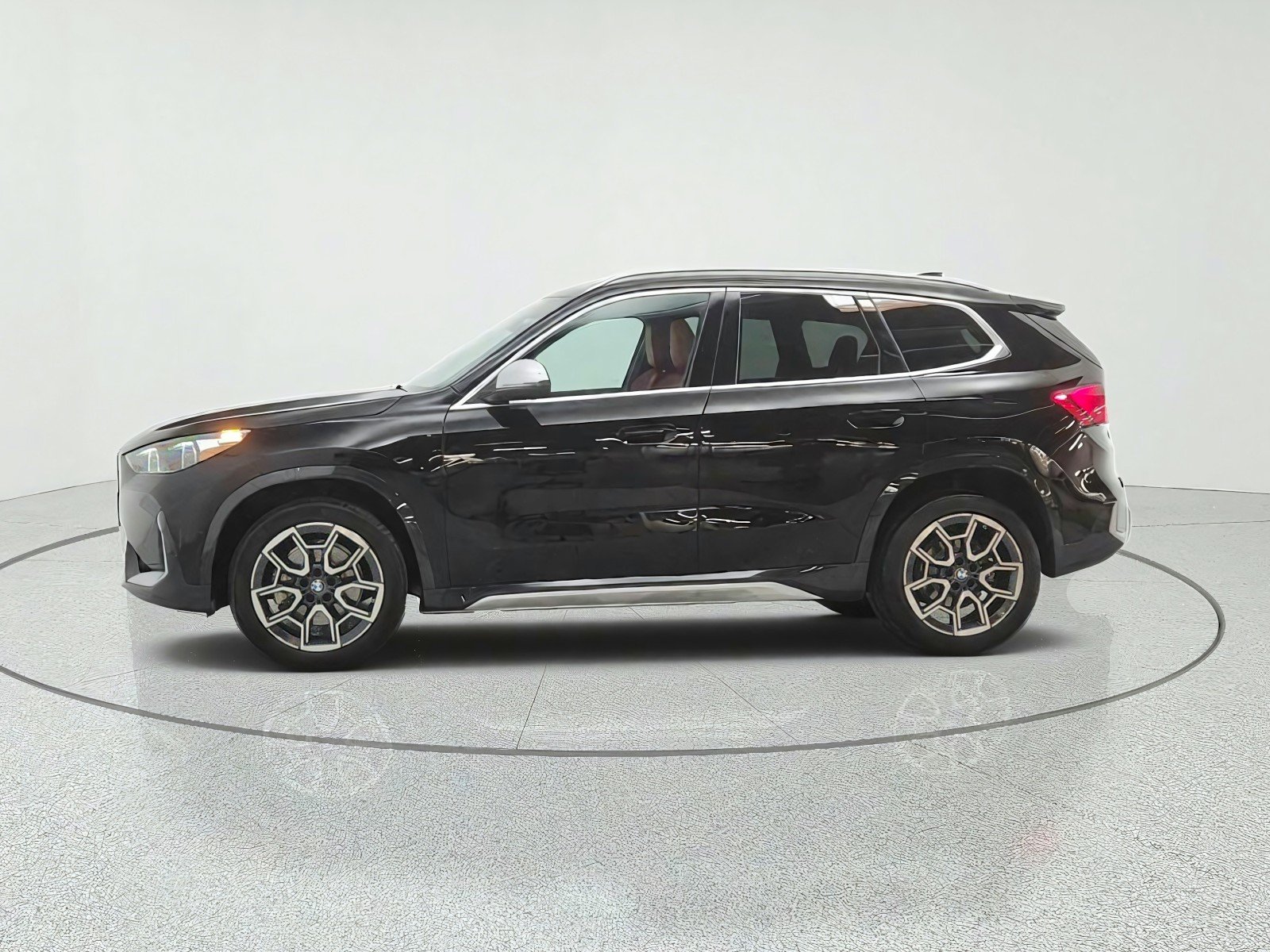 Used 2023 Jet Black BMW xDrive28i Sports Activity Vehicle image 8