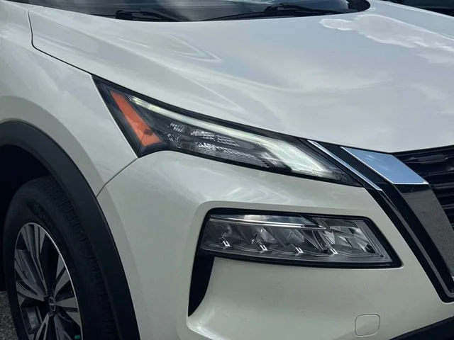 Used 2023 White Nissan SV image 11