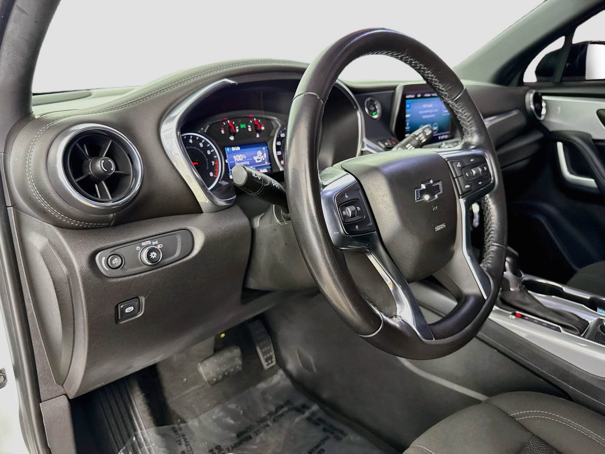 Used 2020 SUMMIT WHITE Chevrolet LT image 11