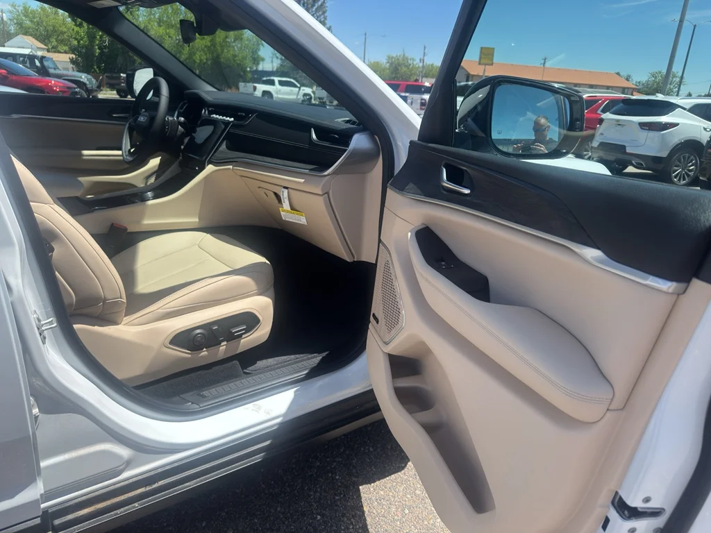 Used 2024 Bright White Clearcoat Jeep Limited image 16