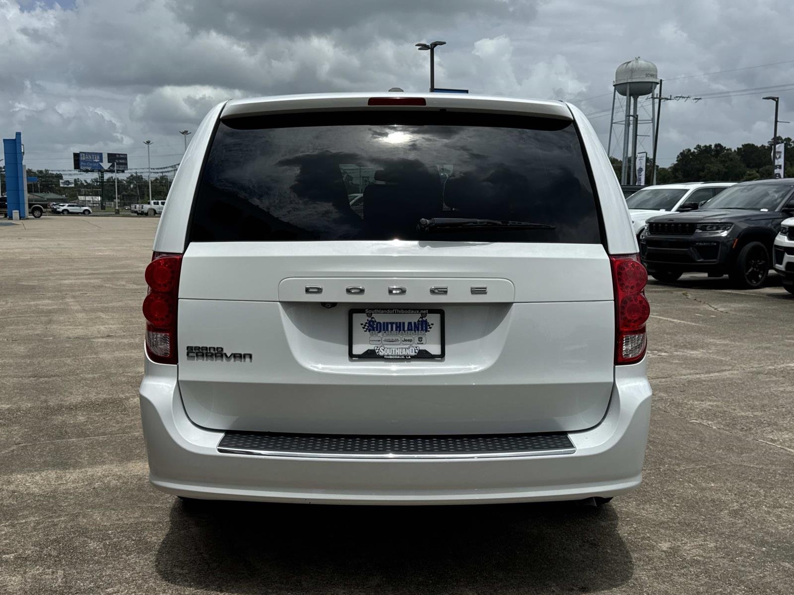 Used 2020 White Dodge SE image 6