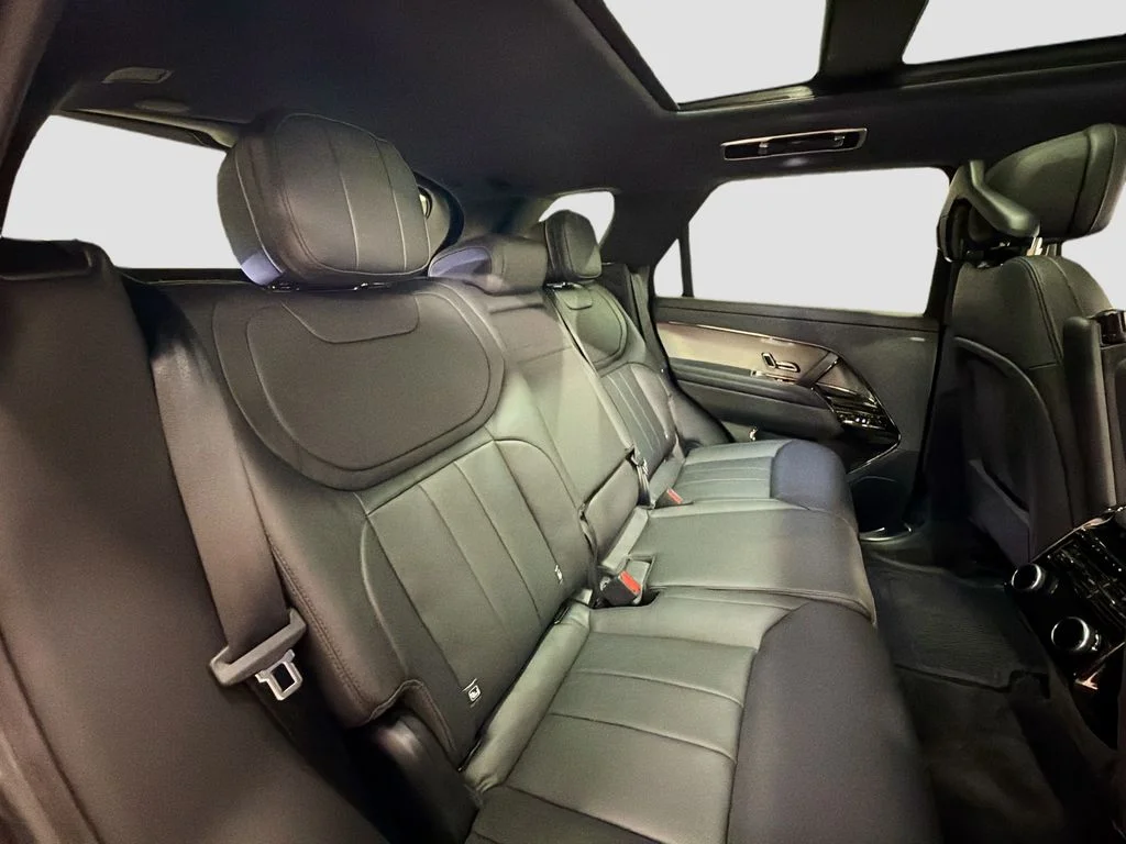New 2026 Carpathian Gray Premium Metallic Land Rover SE image 28