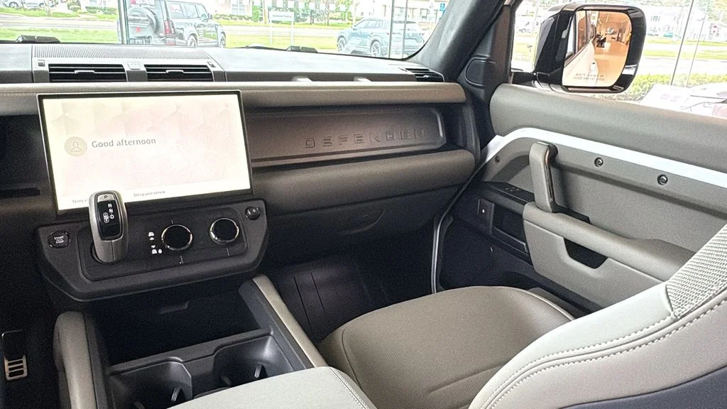 New 2026 White Land Rover OCTA image 24