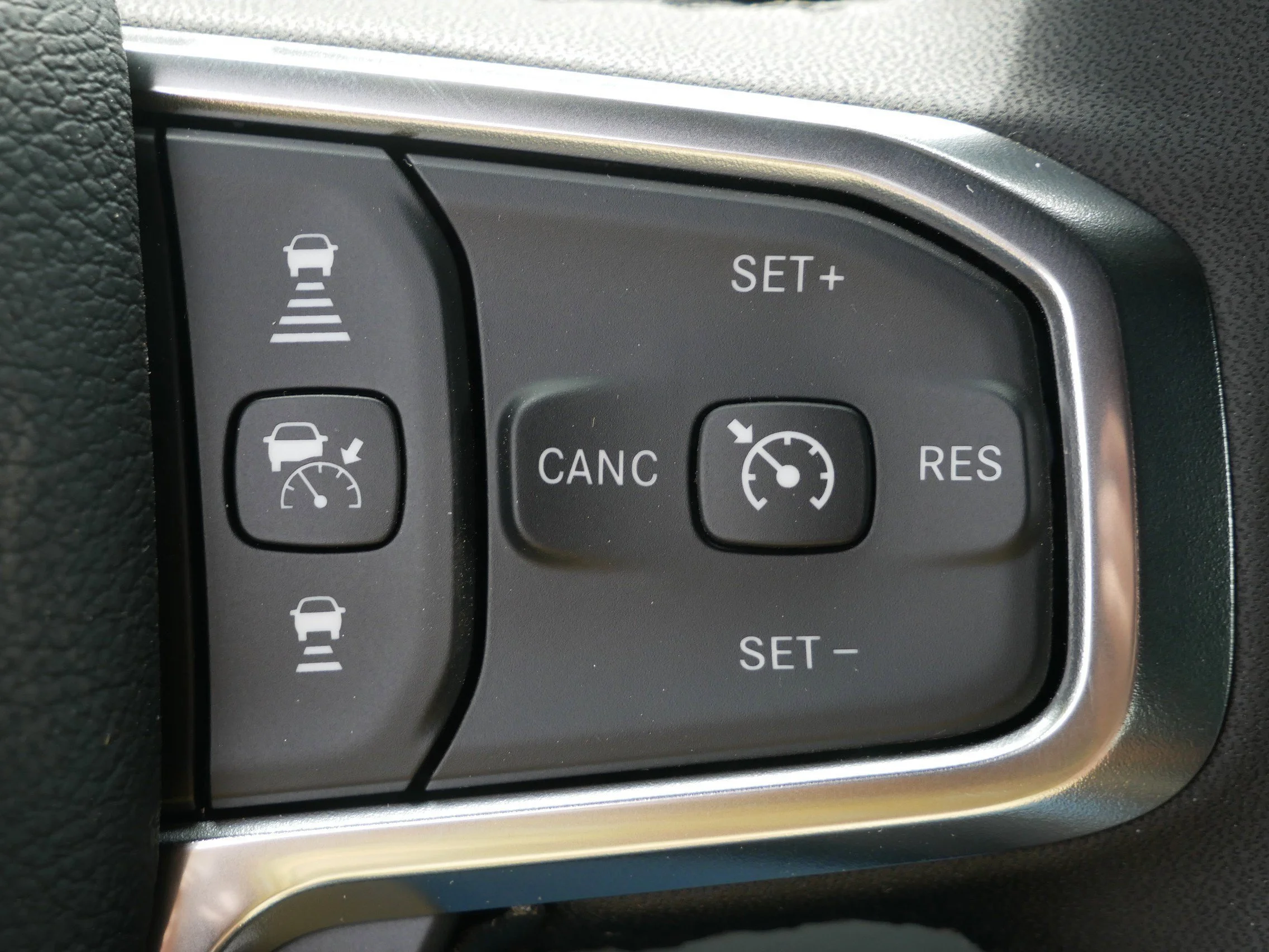 New 2026 Serrano-Green Metallic Exterior Paint RAM Laramie image 15