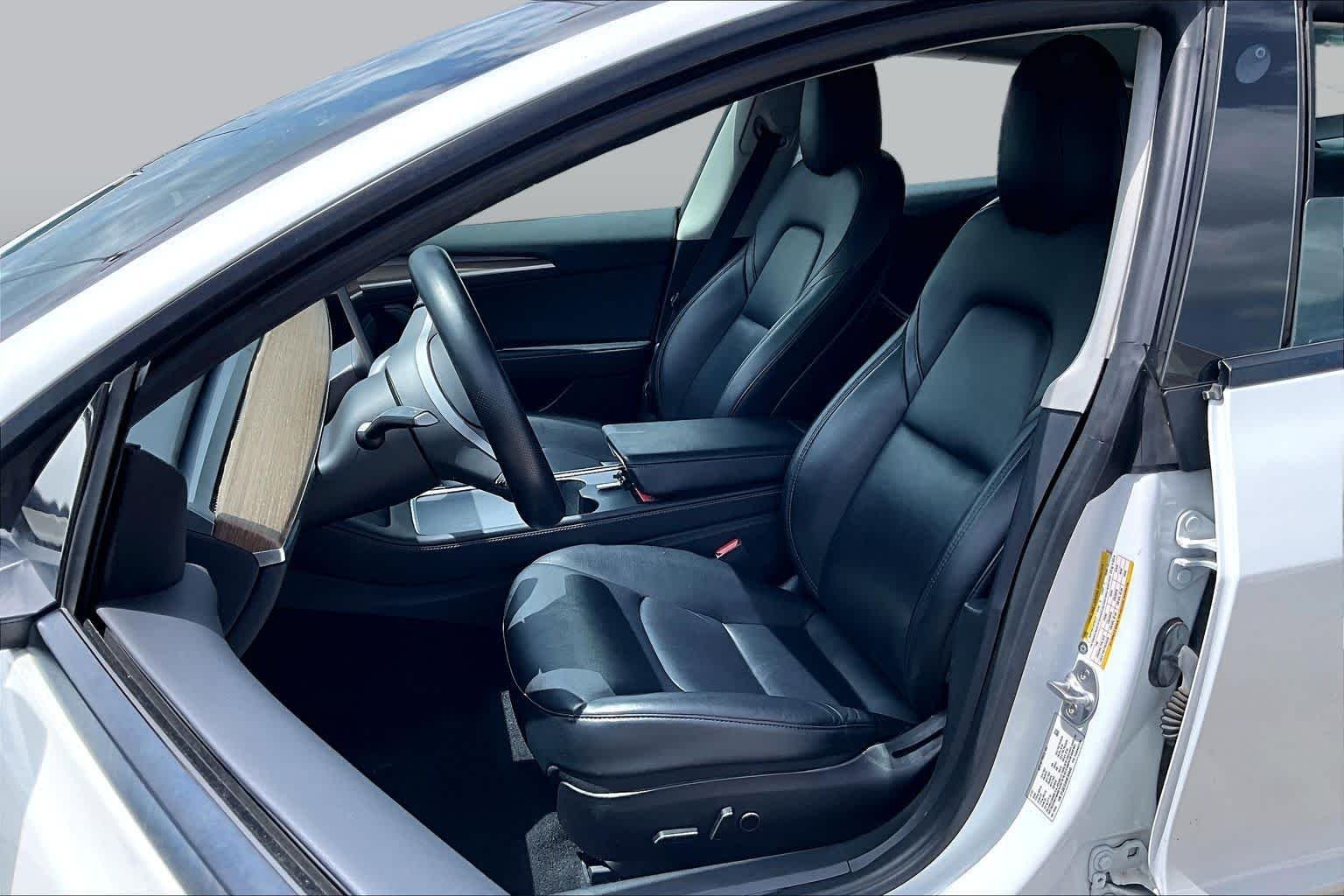 Used 2022 Pearl White Multi-Coat Tesla  image 7