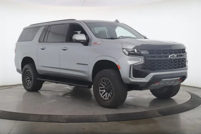 Used 2024 Silver Chevrolet Z71 image 2