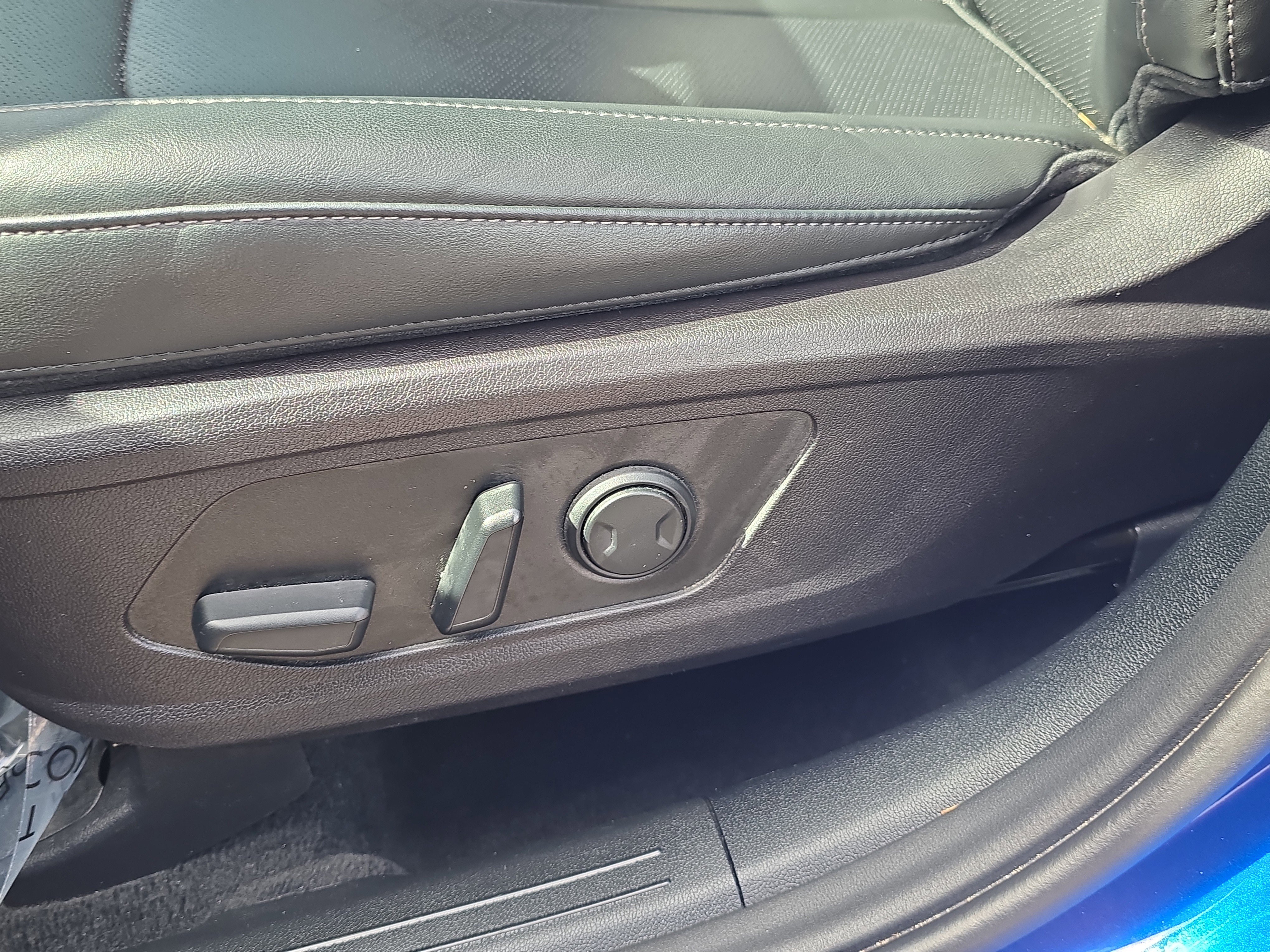 Certified Used 2022 Sapphire Blue Kia EX image 21