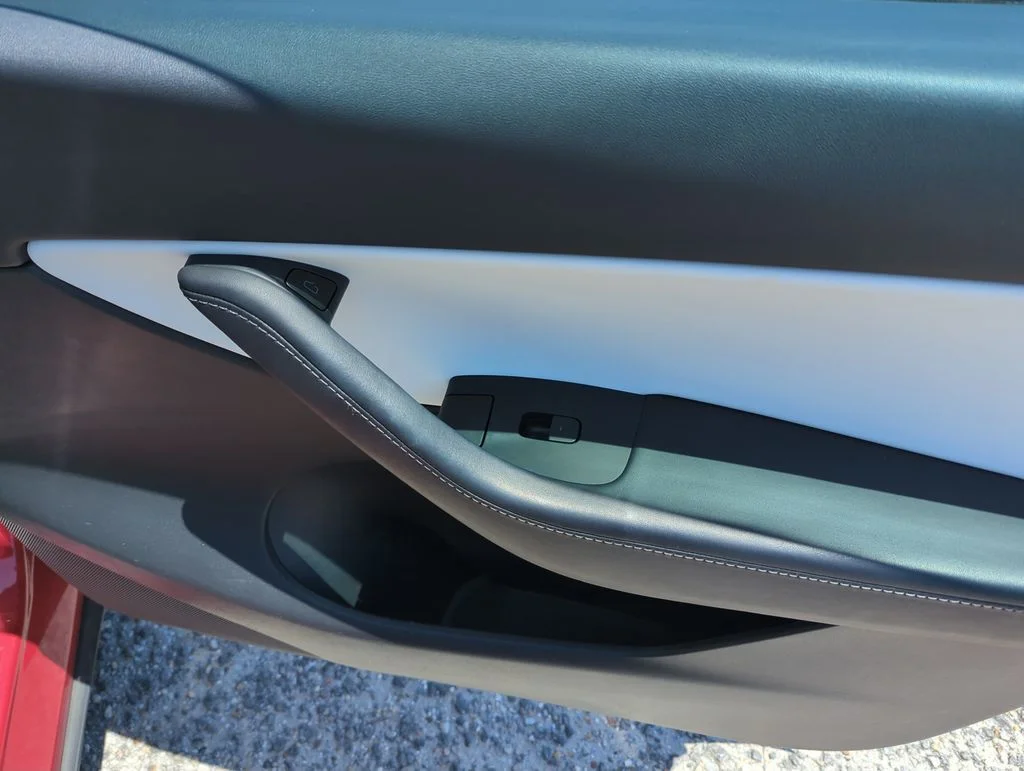 Used 2022  Tesla Performance image 32