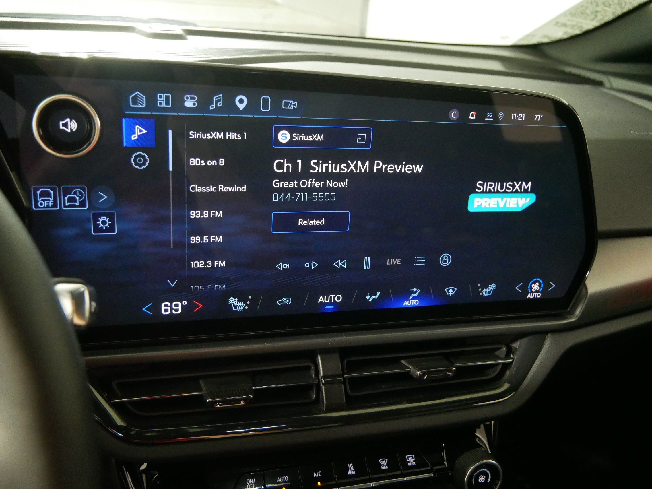 Used 2025 Black Chevrolet RS image 22