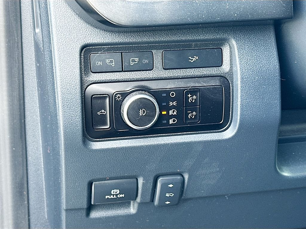 Used 2023 Gray Ford Lariat image 10