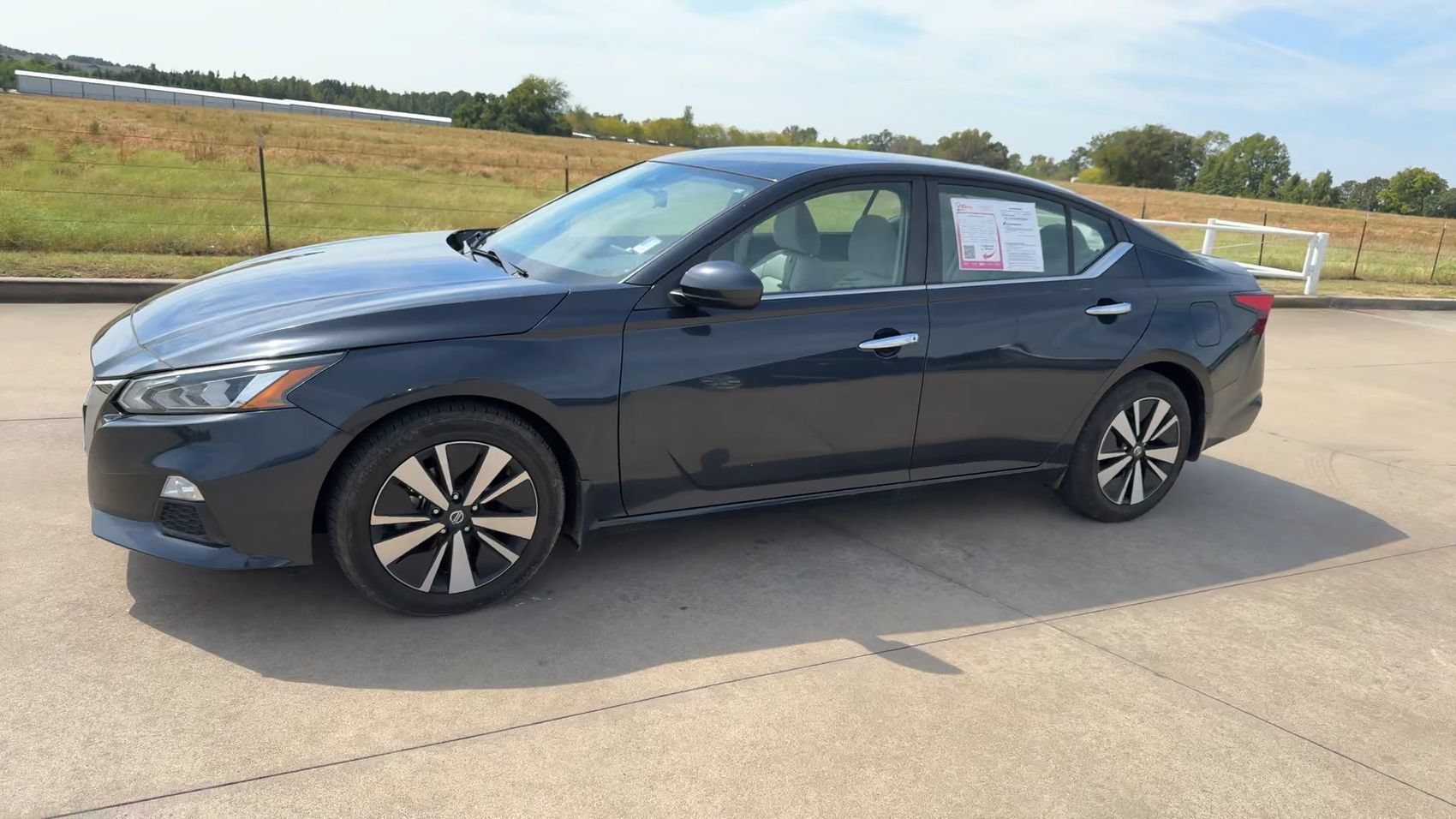 Used 2022 Storm Blue Metallic Nissan 2.5 SV image 5