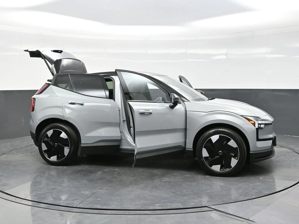New 2026 Vapour Grey Volvo Twin Motor Performance Plus image 41