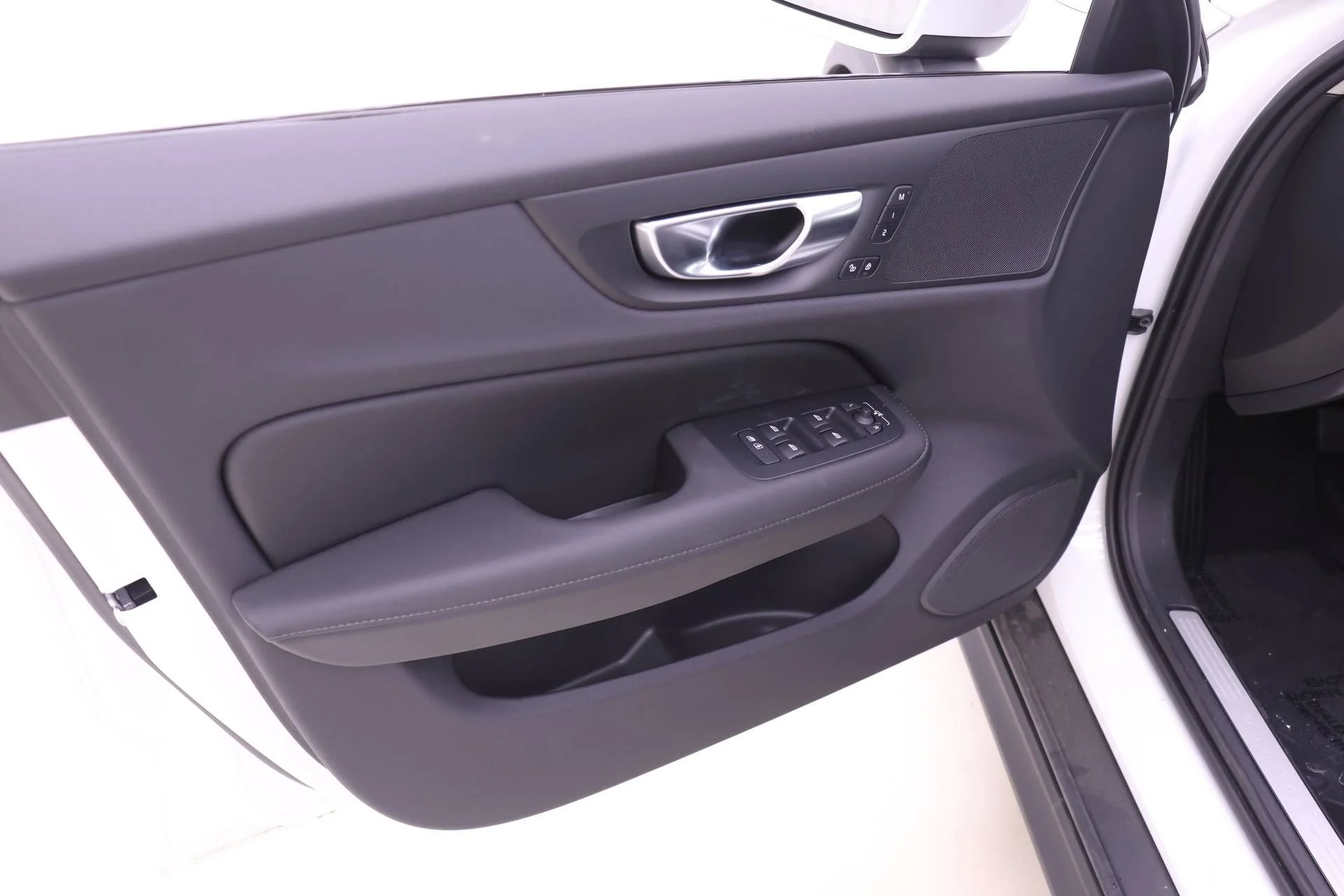 New 2026 Crystal White Volvo Plus image 11