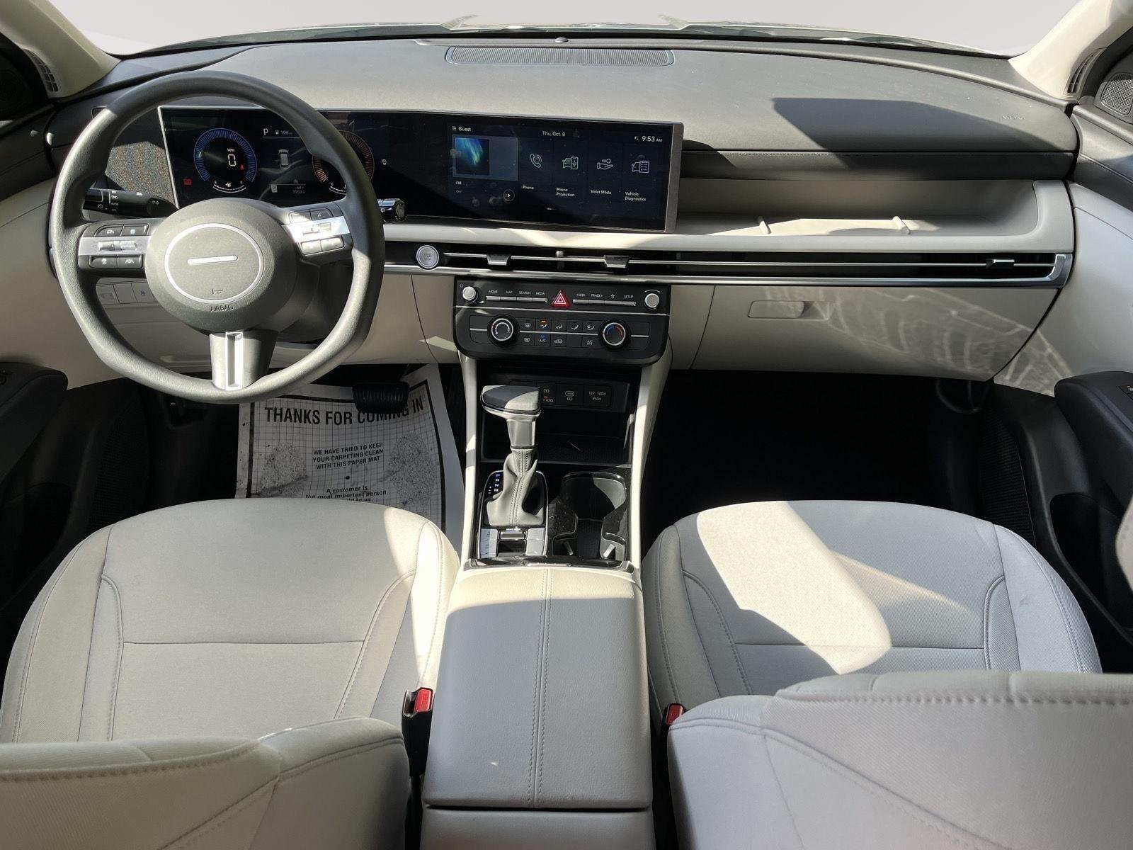 Used 2025 Shimmering Silver Hyundai SE image 16