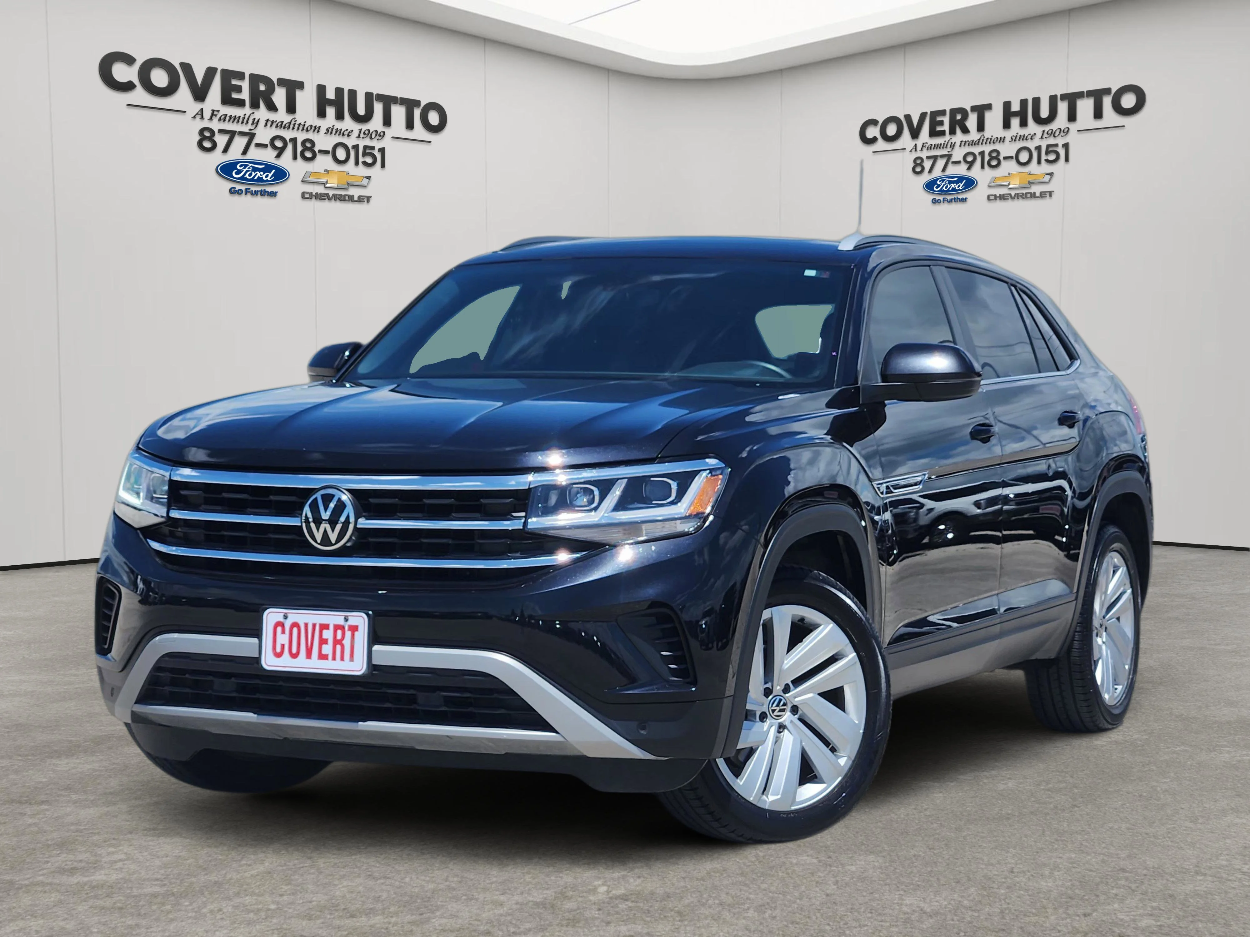 Used 2021 Black Volkswagen 3.6L V6 SE w/Technology image 1