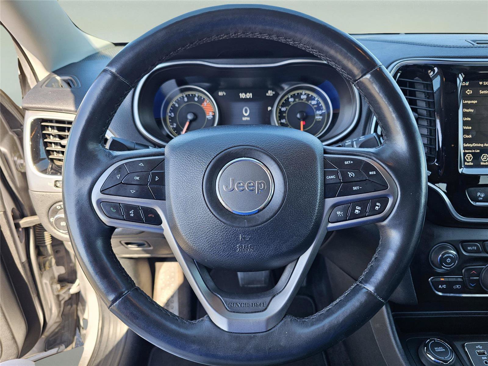 Used 2019 Billet Silver Metallic Clearcoat Jeep Limited image 20