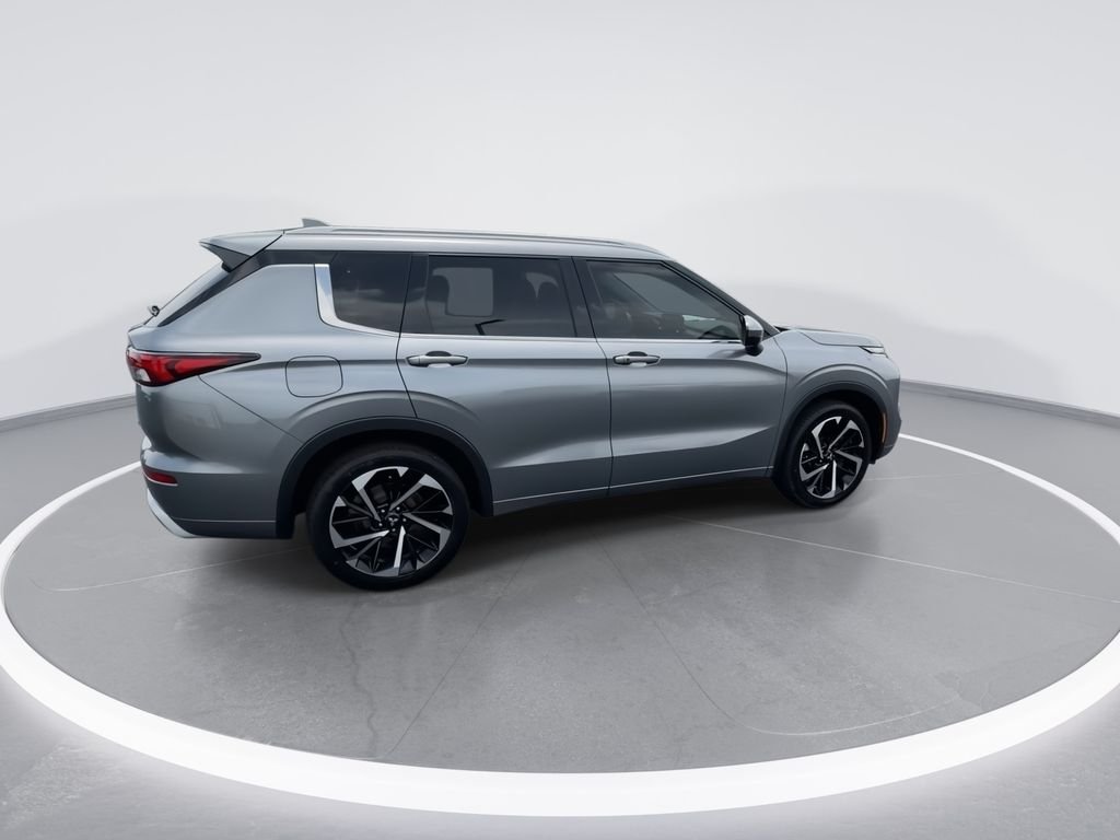 Used 2022 Gray Mitsubishi SEL image 9