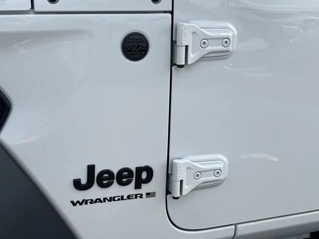 Used 2024 White Jeep Sport S image 39
