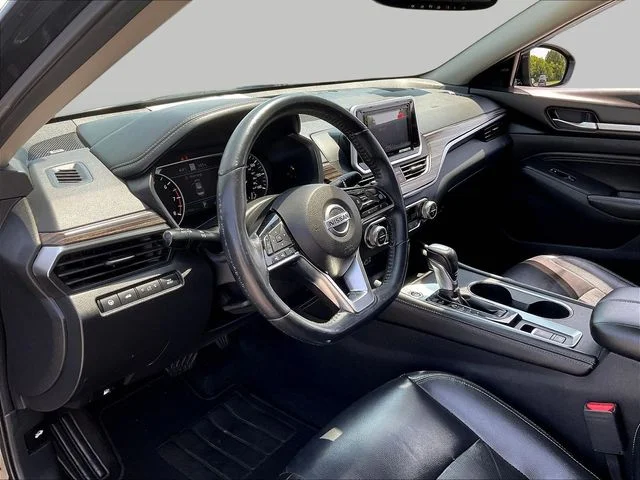 Used 2019 Black Nissan 2.5 SL image 19