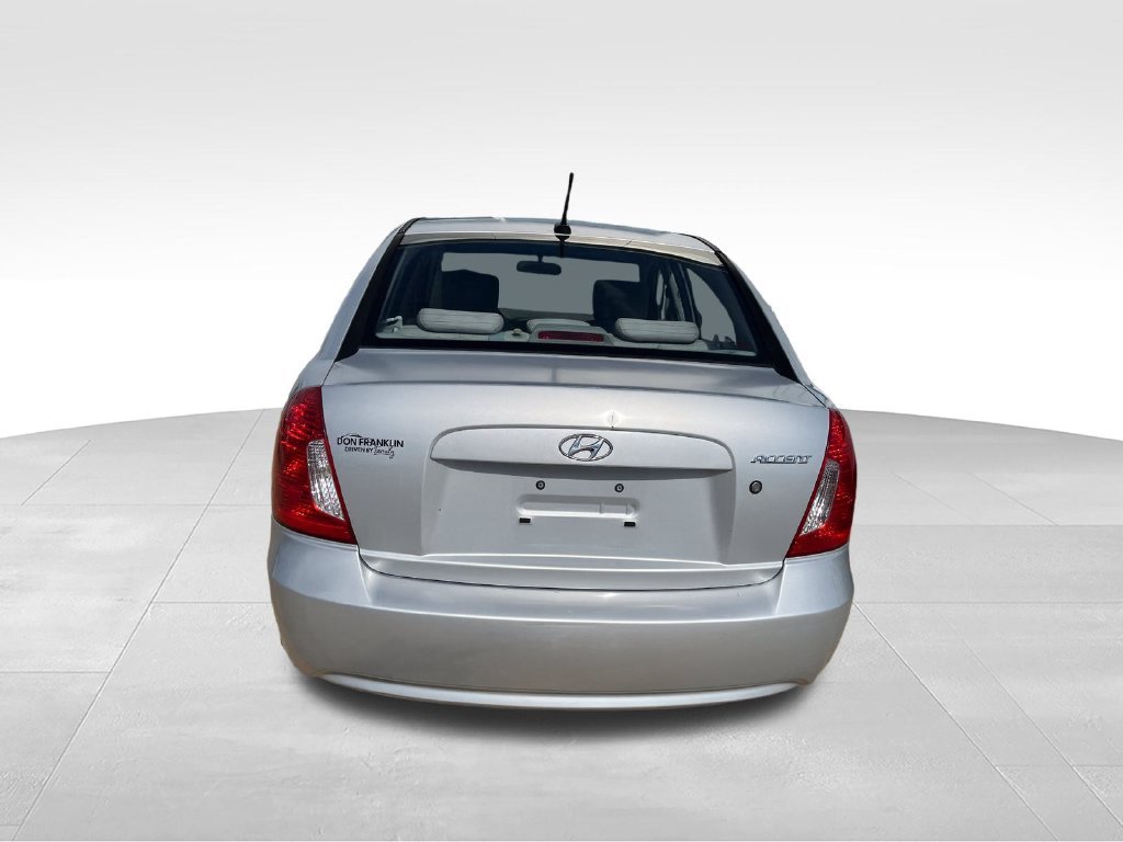 Used 2011 Silver Hyundai GLS image 4