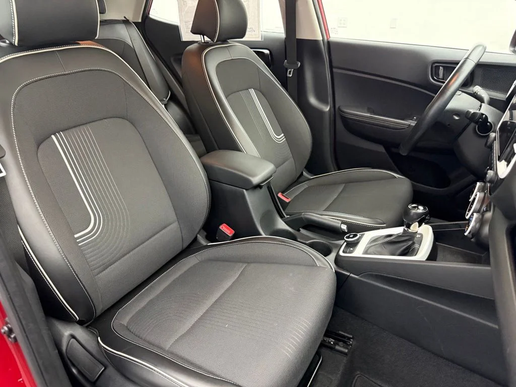 Used 2022 Red Hyundai Limited image 37