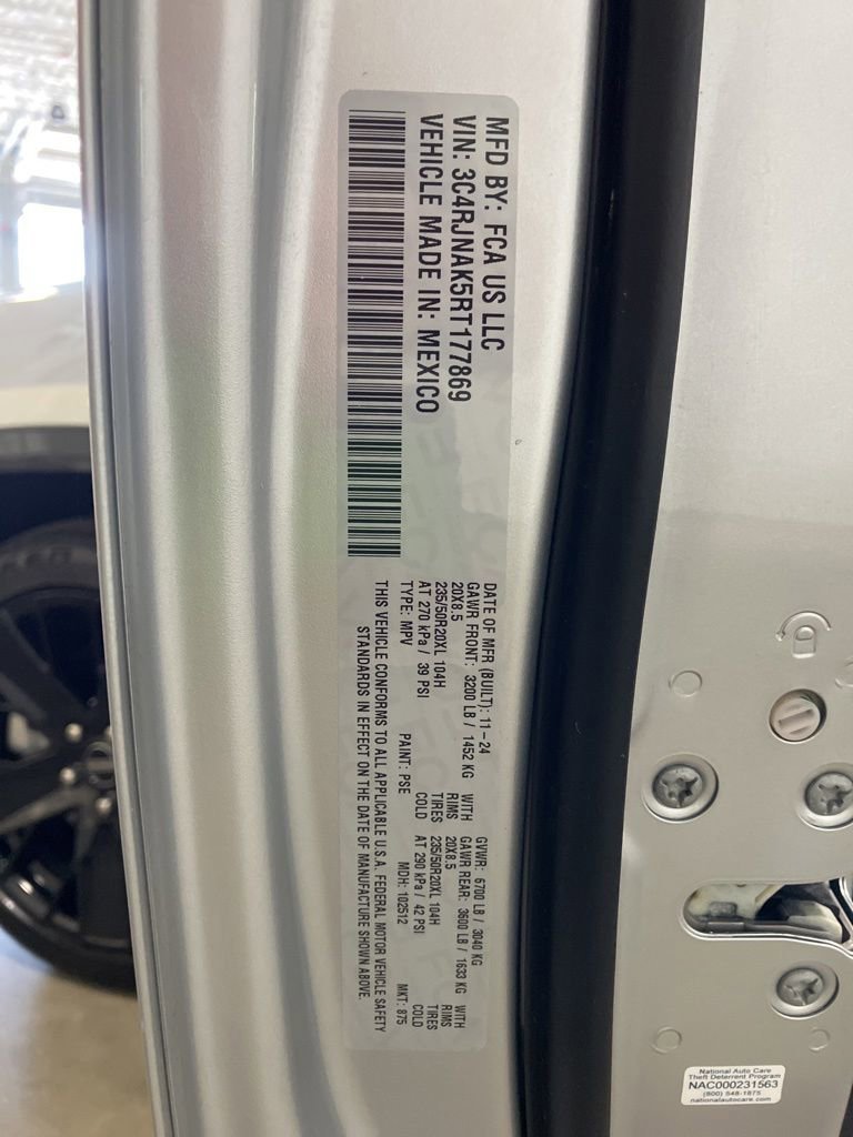 Used 2024 Silver Zynith Clearcoat Jeep Launch Edition image 32