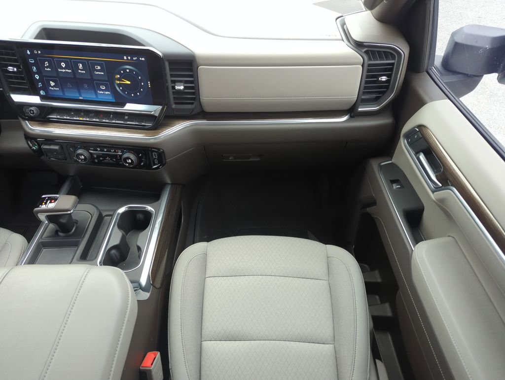 Used 2025 White Chevrolet RST image 17