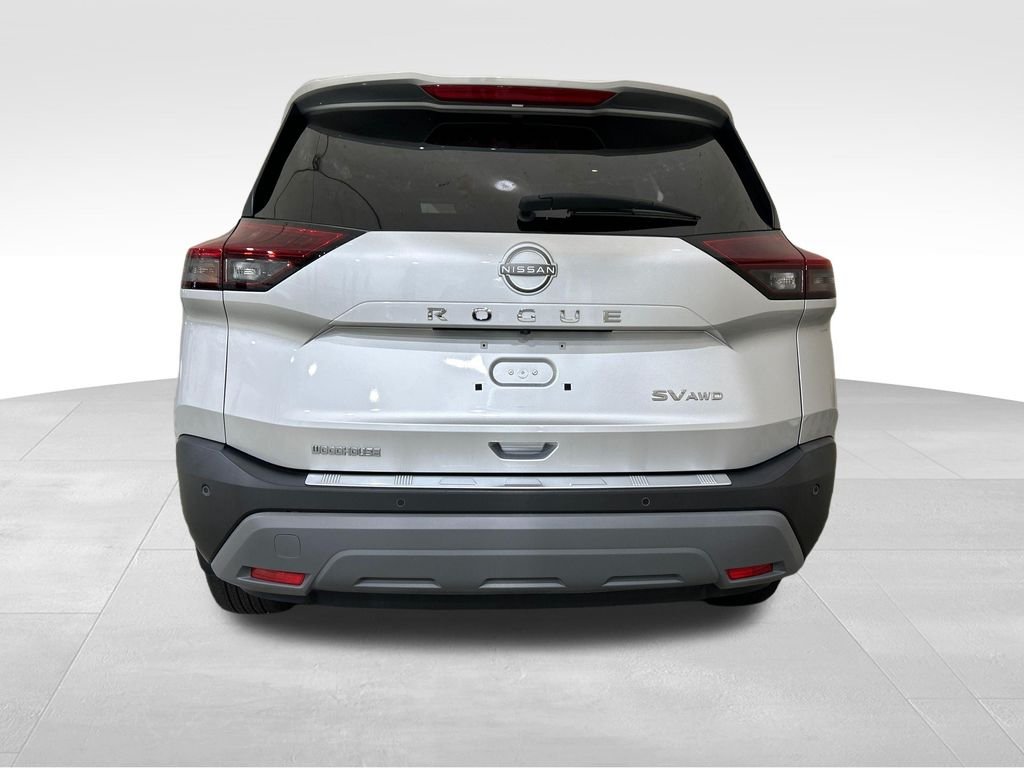 Used 2023 Silver Nissan SV image 4
