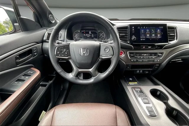Used 2024 Red Honda EX-L image 10