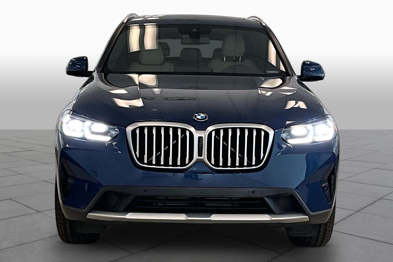Used 2023 Phytonic Blue Metallic BMW xDrive30i image 3