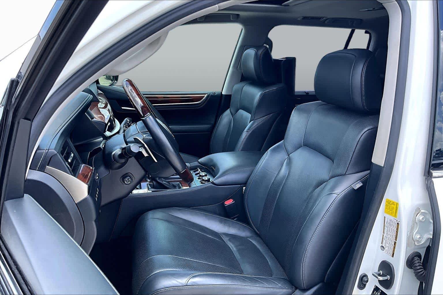Pre-Owned 2017 Lexus LX 570