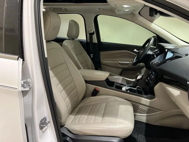 Used 2019 White Platinum Clearcoat Metallic Ford Titanium image 24