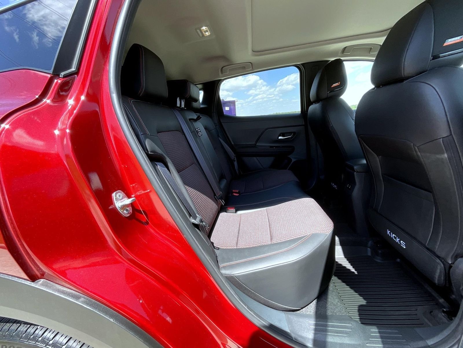 Used 2025 Red Nissan SR image 19