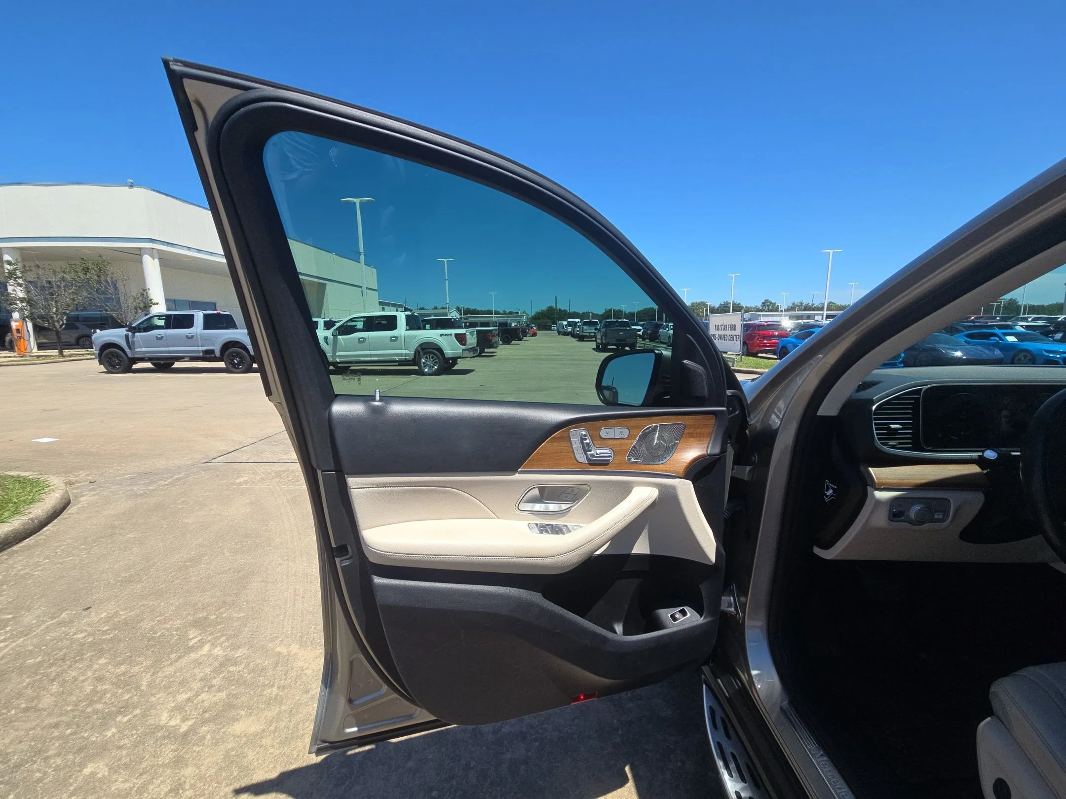 Certified Used 2022 Mojave Silver Metallic Mercedes-Benz GLE 350 image 11