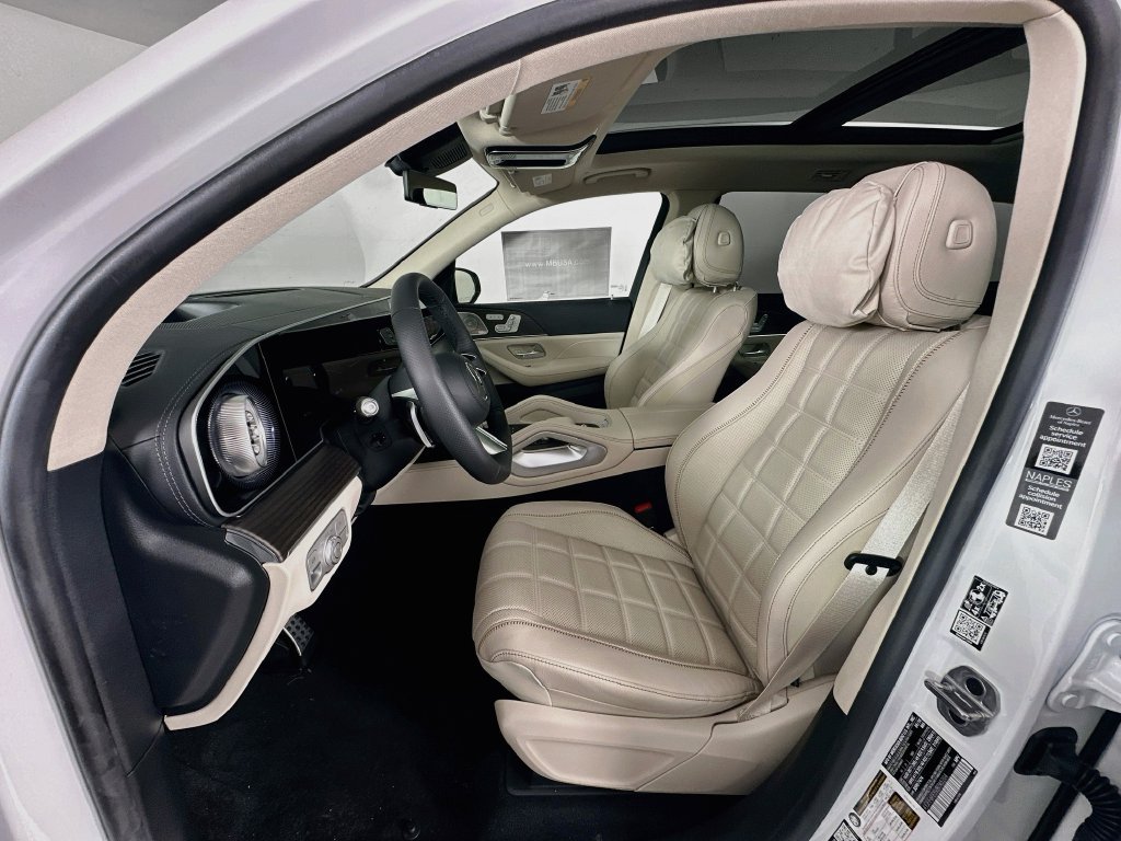 New 2027 MANUFAKTUR Moonlight White Metallic Mercedes-Benz GLS 450 image 22